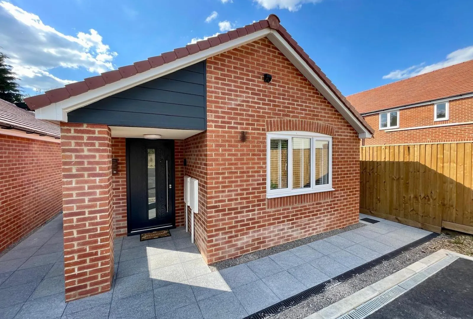 Apartment New Bungalow - 20-Min Walk To Quays - Plenty Of Parking - Large Garden - Wi-Fi GLOUCESTERSHIRE