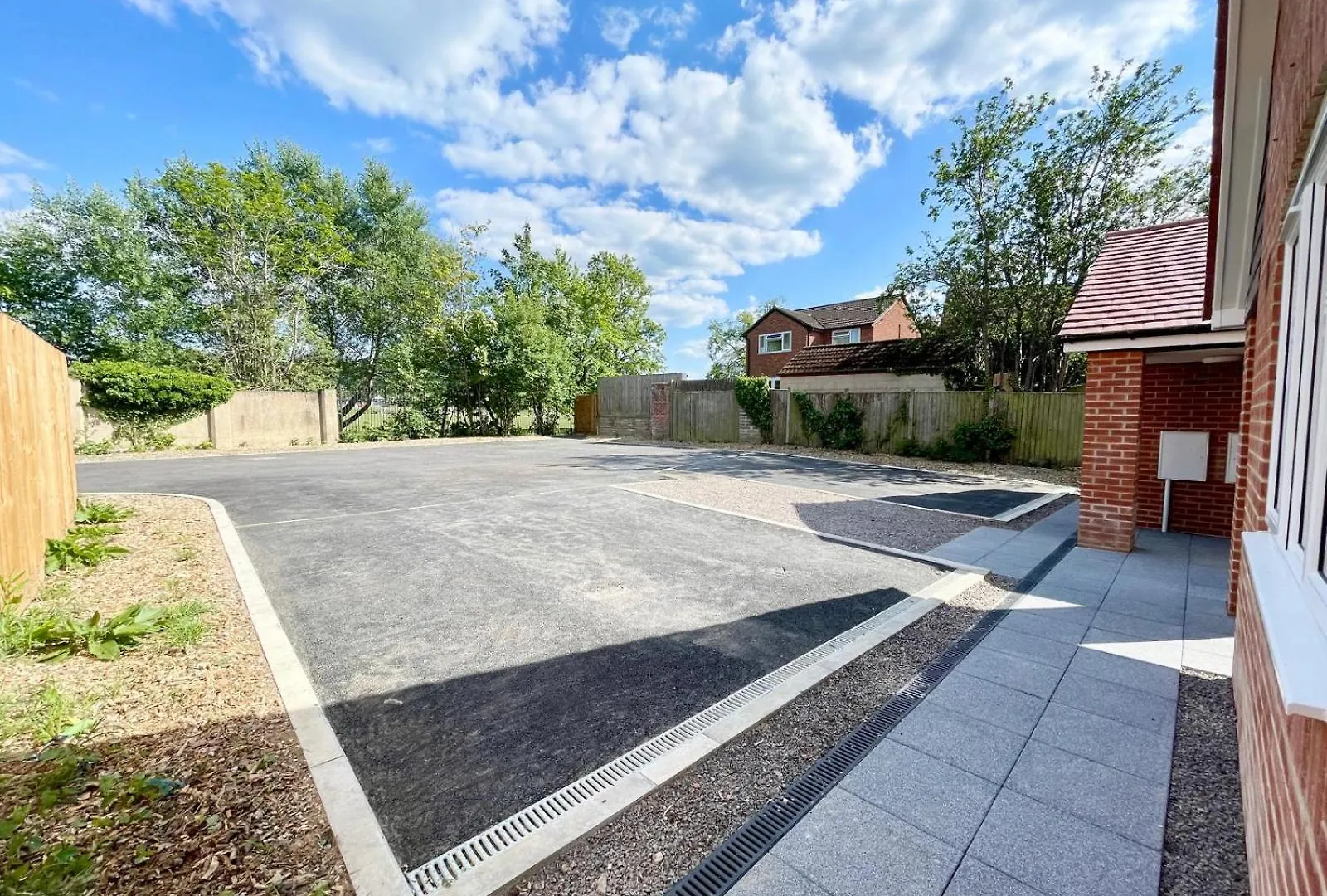 Apartment New Bungalow - 20-Min Walk To Quays - Plenty Of Parking - Large Garden - Wi-Fi GLOUCESTERSHIRE