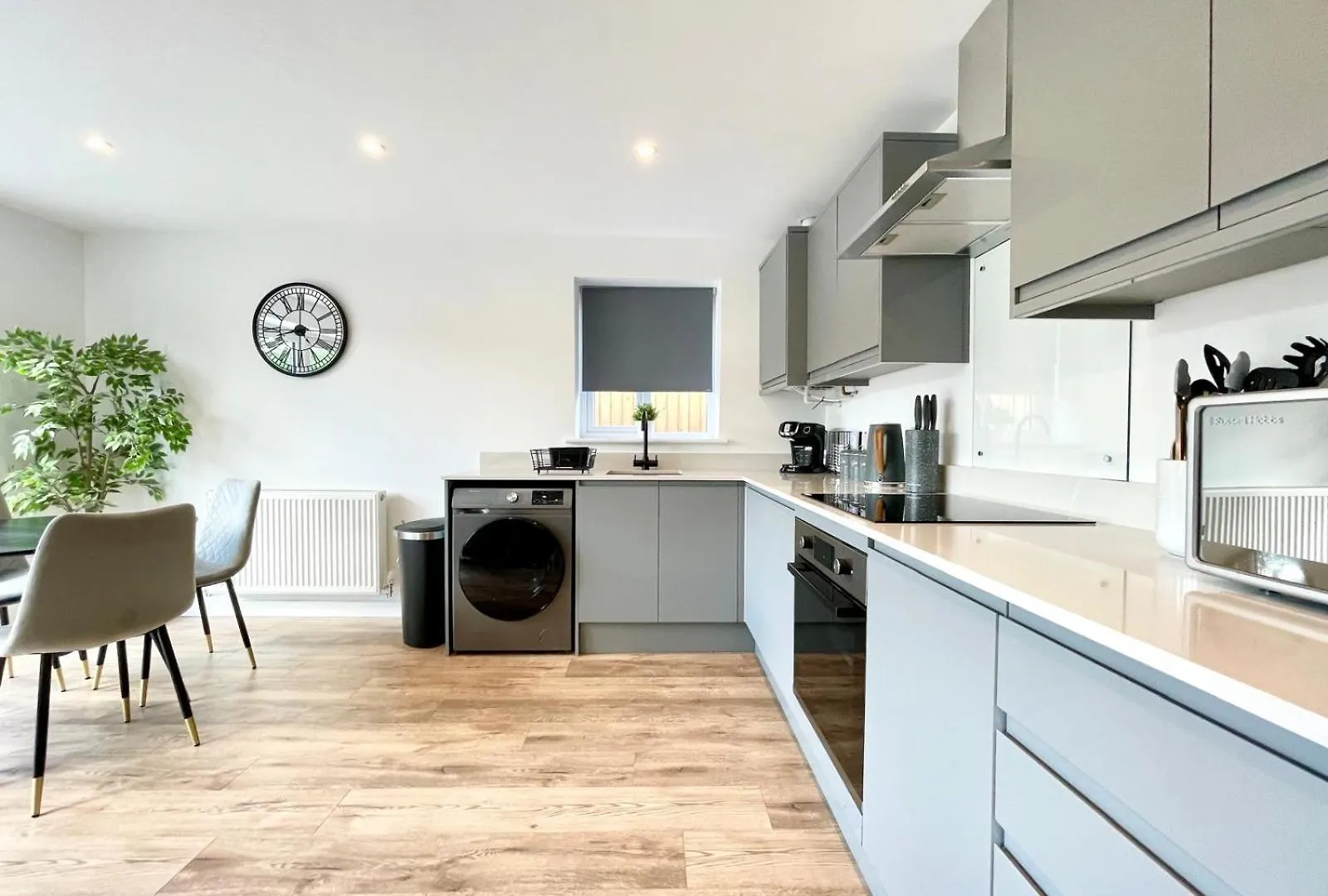 Apartment New Bungalow - 20-Min Walk To Quays - Plenty Of Parking - Large Garden - Wi-Fi GLOUCESTERSHIRE