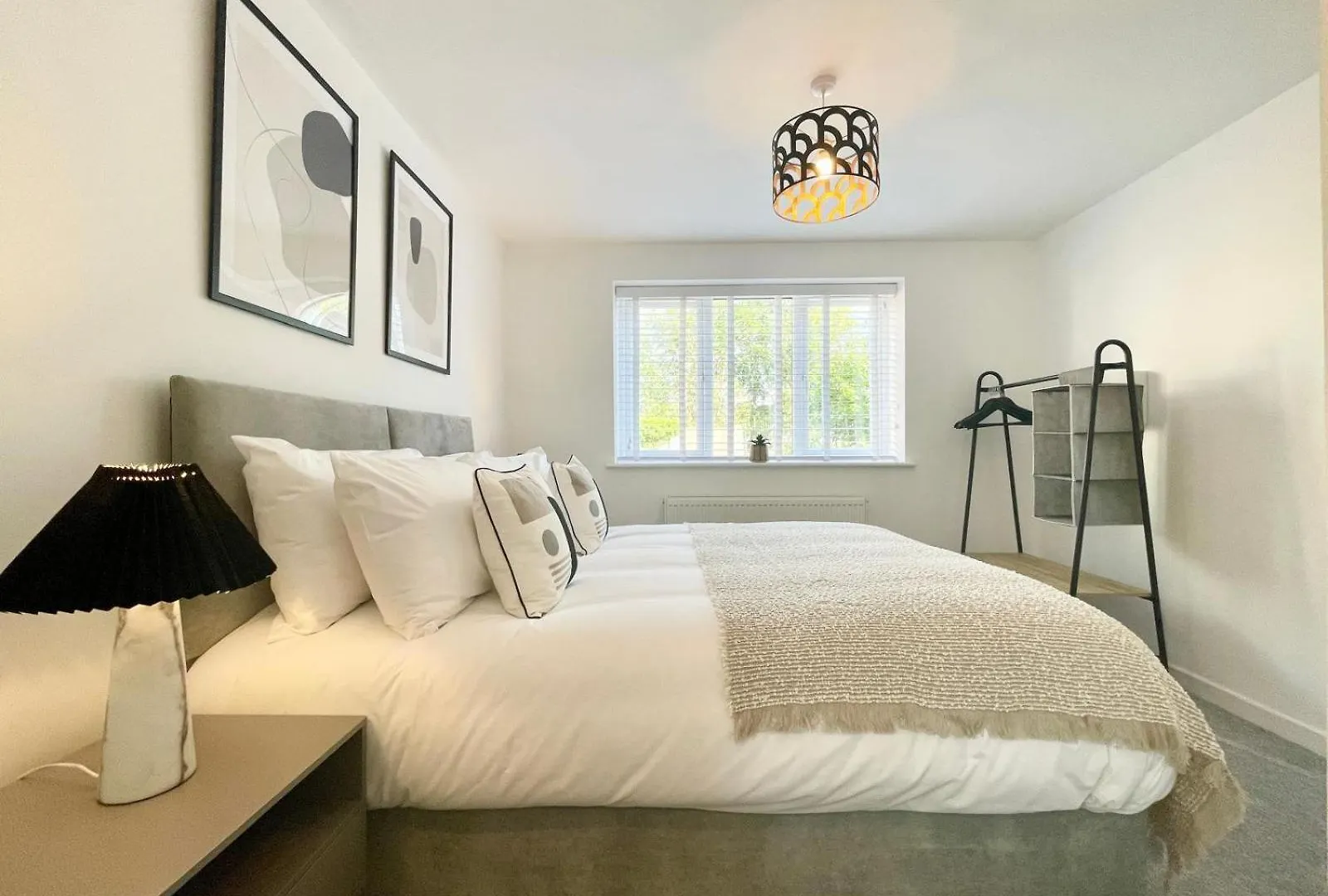 Apartment New Bungalow - 20-Min Walk To Quays - Plenty Of Parking - Large Garden - Wi-Fi GLOUCESTERSHIRE